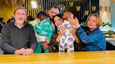 Джамала очаровала сеть семейными фото с родителями мужа - 24tv.ua