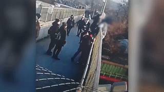 "Подбежал, схватил за ногу": Подросток рассказал Лайфу о спасении девушки от суицида на Кубани - reendex.ru - Краснодарский край