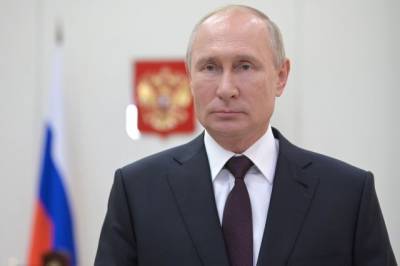 Сергей Шойгу - Владимир Путин - Путин поздравил женщин с наступающим праздником - aif.ru