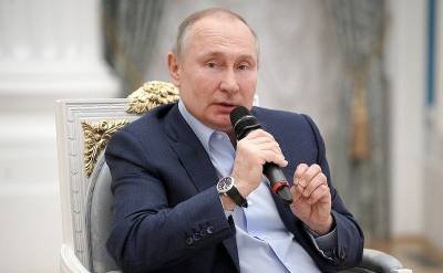 Владимир Путин - Путин заявил, что доводящих детей до суицида «ублюдков» надо давить как букашку - bloknot.ru