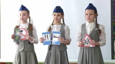 В Пензе школьникам вручили удостоверения юных инспекторов - penzainform.ru - Пенза