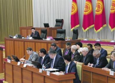 Викторий Панфилов - Новая Конституция ведет Киргизию к новой революции - ng.ru - Киргизия