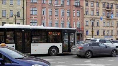 В Петербурге в праздники изменят график автобусов и троллейбусов - piter.tv - Санкт-Петербург