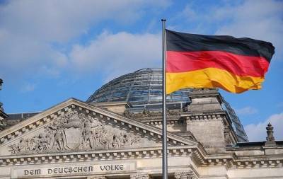В Германии двух человек осудили за нарушение эмбарго ЕС против России - reendex.ru - Гамбург - Мюнхен