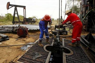 Фьючерсы на нефть WTI подорожали в ходе азиатской сессии - smartmoney.one - Reuters