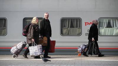 Виталий Савельев - Иван Сухарев - В Госдуме предложили предоставлять пенсионерам льготу на ж/д билеты - iz.ru