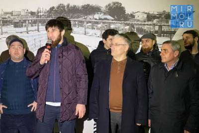 Магомед Магомедов - Никита Крылов - Магомед Анкалаев - Бойца Магомеда Анкалаева встретили в аэропорту Махачкалы - mirmol.ru - Махачкала - респ. Дагестан