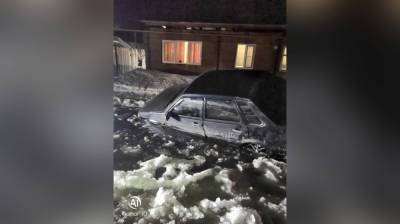 ВАЗ утонул в огромной замёрзшей луже в воронежском райцентре - vestivrn.ru - Воронеж - Борисоглебск