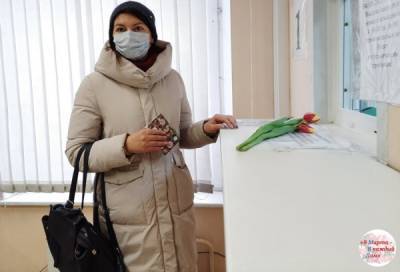 Валерий Горелых - Свердловские полицейские устроили сюрприз пришедшим к ним женщинам - nakanune.ru