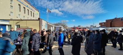 Спасателя Романа Бурдачёва проводили в последний путь под оружейные залпы и звуки сирены - lipetskmedia.ru - Липецк