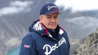 Хавьер Мендес - Ислам Махачев - Махачев: у Абдулманапа Нурмагомедова дисциплина была на первом месте - russian.rt.com