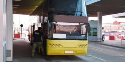 Польские пограничники не пустили автобус из Украины из-за инфицированного пассажира - nv.ua - Польша - Дорогуск