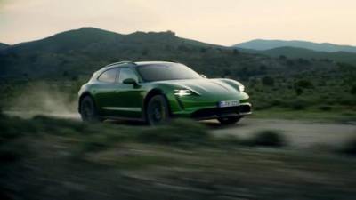 Porsche - Porsche представила электромобиль Taycan Cross Turismo - delovoe.tv