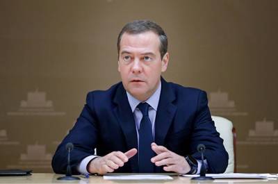 Дмитрий Медведев - Медведев предложил освободить многодетных от налога на землю без инфраструктуры - pnp.ru