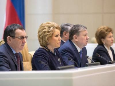 Штрафовать могут каждого: Совет Федерации санкционировал наказание россиян за политические взгляды - bloknot.ru