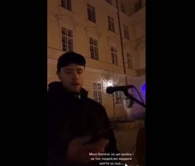 Орали песни на русском: во Львове прохожие избили уличных музыкантов – видео - 24tv.ua - Львов - Одесса