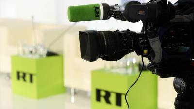 Штеффен Зайберт - Кристофер Бургер - В кабмине ФРГ отказались отвечать на вопрос о закрытии счетов RT DE и Ruptly - russian.rt.com