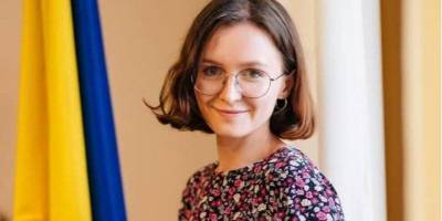 Помощница главы ЦИК уволилась после того, как ее захейтили за пост о вибраторе - nv.ua