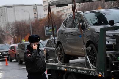 В Москве подорожает эвакуация неправильно припаркованных машин - lenta.ru - Москва