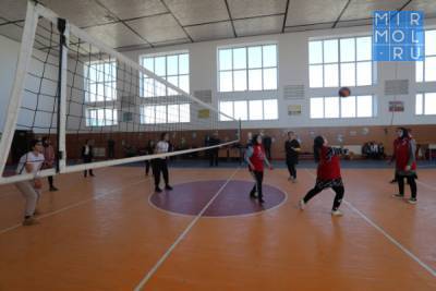 Первенство по волейболу среди девушек прошло в Хасавюрте - mirmol.ru - Хасавюрт