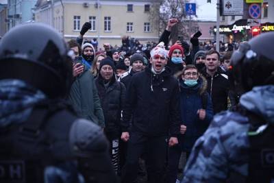 Олег Тихонов - «Ветер»: в Казани преподаватель вуза призвал не ходить на митинги и назвал Путина «царем» - znak.com - Казань