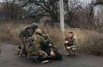 В штабе ООС сообщили о тяжелом состоянии раненого 5 марта бойца - lenta.ua - ДНР - ЛНР - Донецкая обл.