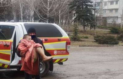 ЧП на Донбассе: окоченелого мальчика на руках доставили в больницу, что произошло - politeka.net - район Волновахский