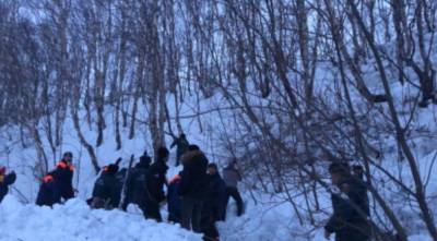 На Камчатке у школы снежная лавина накрыла людей: есть погибший - vchaspik.ua - Елизово