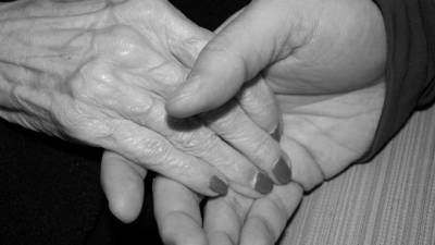 Суд арестовал сиделку, жестоко избившую 98-летнюю блокадницу - piter.tv - Петербург