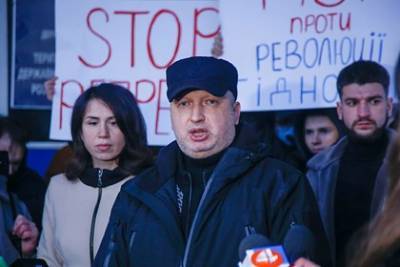 Александр Турчинов - Один из лидеров Евромайдана назвал свою версию потери Крыма - lenta.ru - Крым
