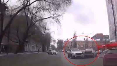 В центре Воронежа произошло ДТП с 5 машинами: появилось видео - vestivrn.ru - Воронеж