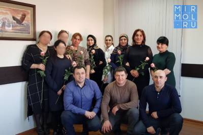 Росгвардейцы Дагестана поздравили матерей и вдов погибших сослуживцев с 8 марта - mirmol.ru - респ. Дагестан