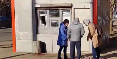 Мужчина напал на наливайку в Одессе на 25-й Чапаевской - видео попало в сеть - ТЕЛЕГРАФ - telegraf.com.ua - Одесса - Запорожье