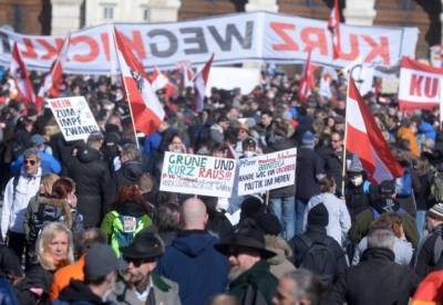 В Вене тысячи людей протестовали против карантина - unn.com.ua - Австрия - Киев - Вена