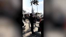 С крестами и транспарантами: на Кипре православная молодёжь протестует против песни для Евровидения про дьявола — видео - reendex.ru - Кипр