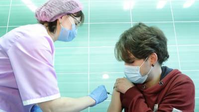 Гастроэнтеролог Бордин рассказал о вакцинации при проблемах с ЖКТ - polit.info - Москва