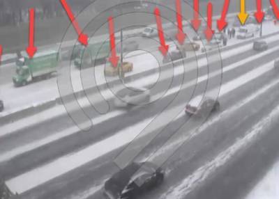 Одиннадцать автомобилей столкнулись на МКАД - m24.ru - Москва