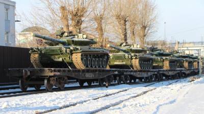Танки Т-80У ЗВО с женскими экипажами поразили "врага" в Подмосковье - nation-news.ru - Московская обл.