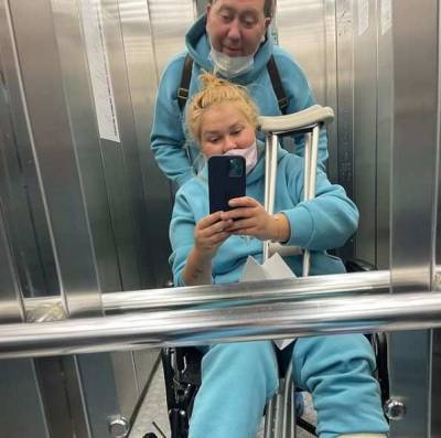 «Оказалась в инвалидном кресле»: Александр Демидов рассказал о лечении жены в частной клинике - actualnews.org