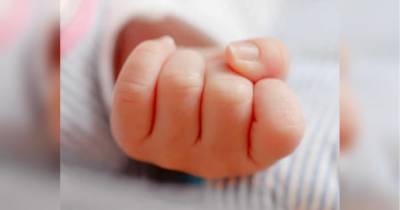 «Хотела помочь»: 4-летняя девочка приняла участие в домашних родах своей мамы - fakty.ua - Англия