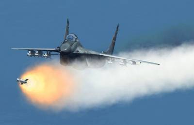 Истребитель F-15 США выпустил ракеты рядом с базой ВМФ РФ - pupolita.ru - Москва - Калининград - Калининградская обл.