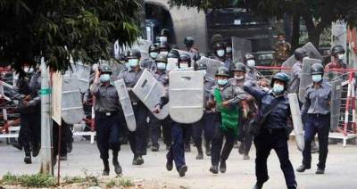 В Мьянме возобновились протесты: силовики стреляют и разгоняют людей - novostiua.news - Бирма - Янгон