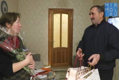 Алим Темирбулатов - В Кайтагском районе женщин поздравили с наступающим 8 марта - mirmol.ru - район Кайтагский