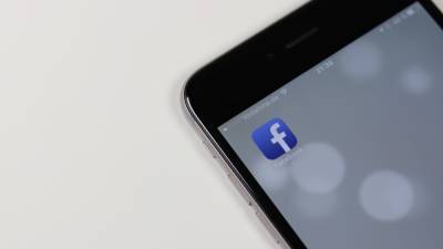 Роскомнадзор потребовал Facebook отменить блокировку материалов ТАСС и РБК - polit.info - Воронеж