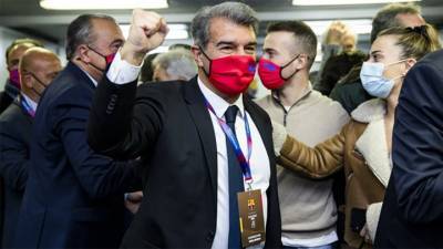 Виктор Фонт - Новым президентом "Барселоны" избран Жоан Лапорта - vesti.ru - Испания