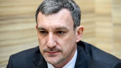 Василий Орлов - Губернатор Приамурья поздравил женщин с 8 марта песней под гитару - mir24.tv - Амурская обл.