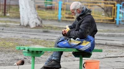 Украинские СМИ предупредили о ежегодном снижении пенсий в стране - riafan.ru - Киев