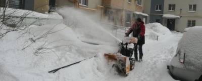В Самаре коммунальщиков массово отправили на уборку снега - runews24.ru - Самара - Самарская обл.