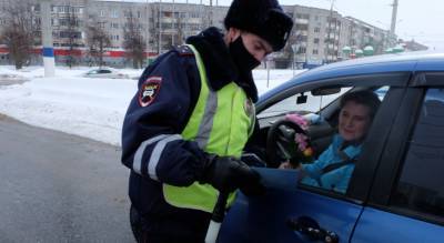 В Международный женский день женщин-водителей поздравили с праздником - pg21.ru - Новочебоксарск