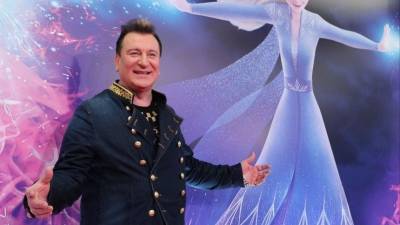 Сергей Пенкин - Сергей Пенкин намерен судиться со службами ЖКХ из-за протечек в элитной квартире - 5-tv.ru - Москва